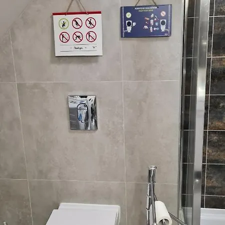 Hostel W20 Goledzinow