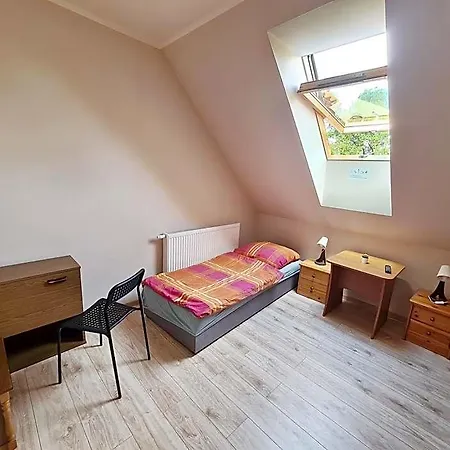 W20 Hostel *