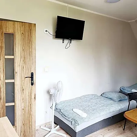 Hostel W20 *